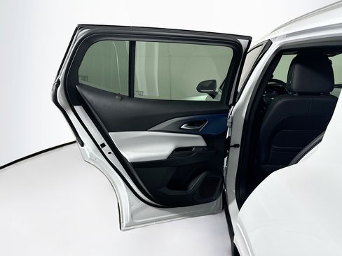 Used 2025 Chevrolet Equinox EV LT FWD image 26