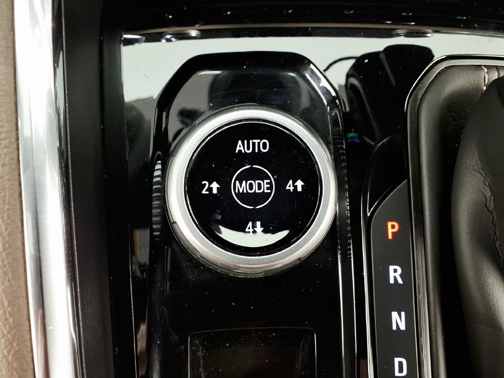 Used 2024 GMC Canyon Denali AWD/4WD image 13