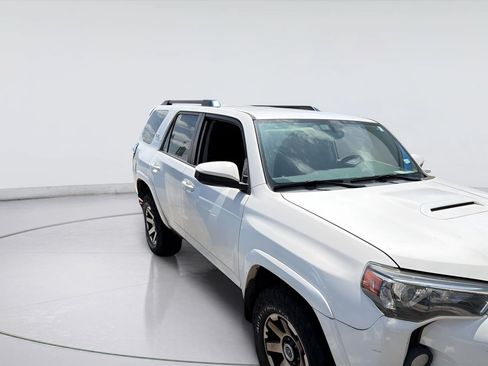 Used 2019 Toyota 4Runner TRD Off-Road AWD/4WD image 4