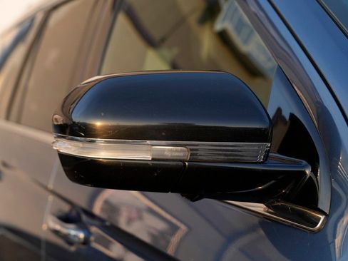 Used 2019 Lincoln Navigator Select image 9