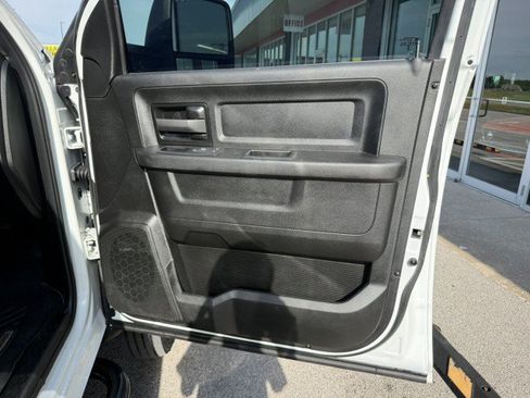 Used 2024 RAM 5500 Tradesman w/ Chrome Appearance Group AWD/4WD image 23