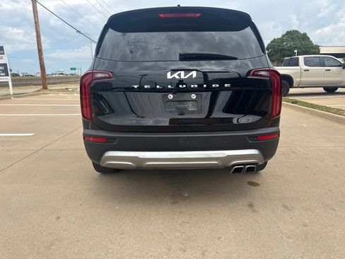 Used 2022 Kia Telluride EX w/ EX Premium Package FWD image 11