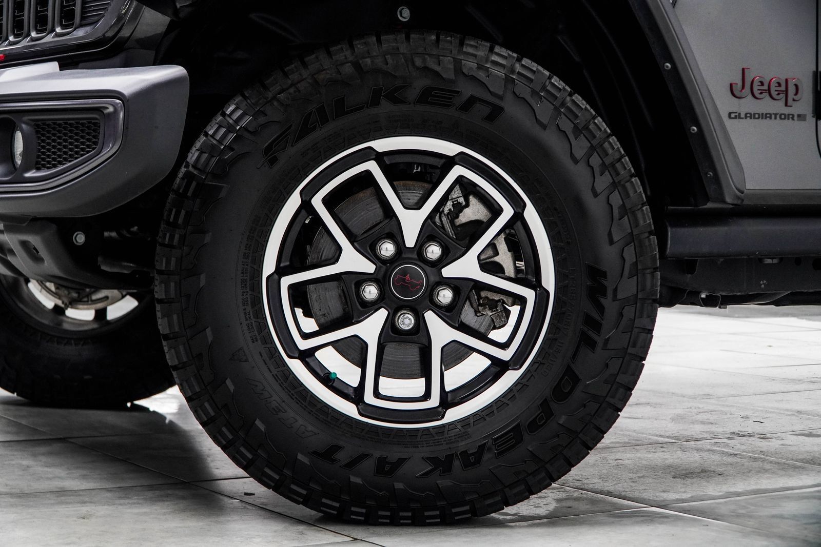 Used 2024 Jeep Gladiator Rubicon w/ Technology Group AWD/4WD image 7
