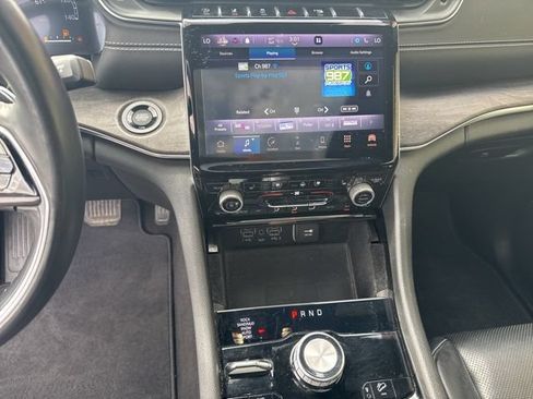 Used 2021 Jeep Grand Cherokee L Overland w/ Luxury Tech Group IV AWD/4WD image 34