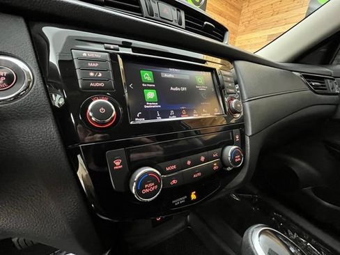 Used 2018 Nissan Rogue SV w/ Premium Package AWD/4WD image 21