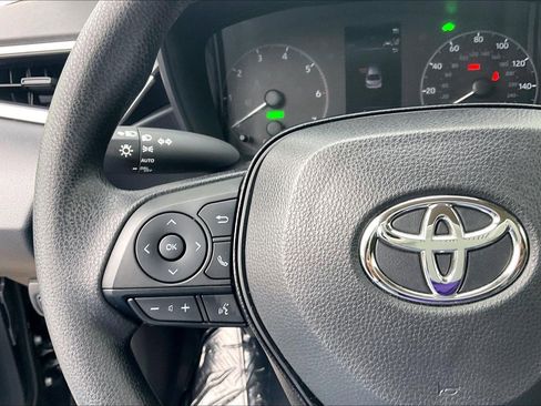 Used 2024 Toyota Corolla LE FWD image 23