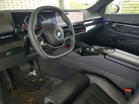 Used 2026 BMW 530i RWD image 16