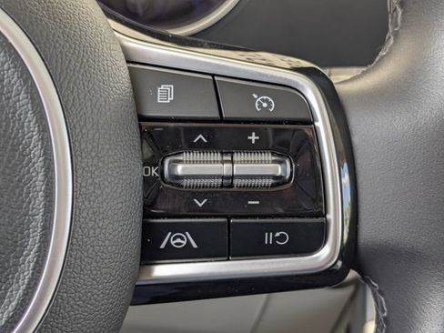 Certified 2024 Kia Carnival LX FWD image 34