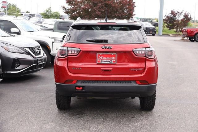 Used 2025 Jeep Compass Trailhawk AWD/4WD image 6