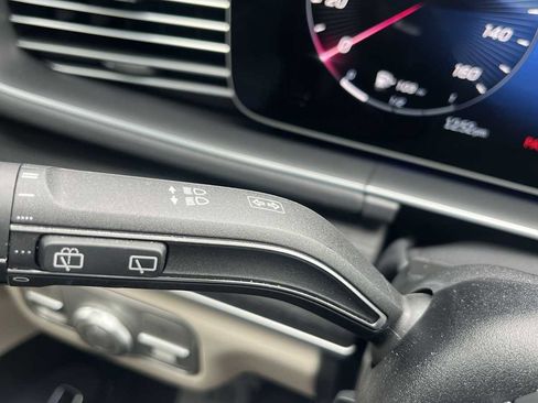Certified 2025 Mercedes-Benz GLS 450 4MATIC image 44