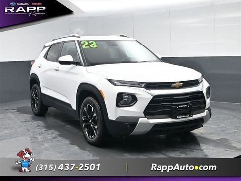 Used 2023 Chevrolet TrailBlazer LT w/ Convenience Package image 2
