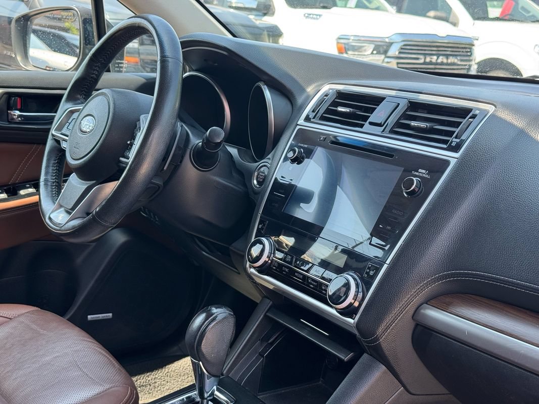 Used 2018 Subaru Outback 2.5i Touring AWD/4WD image 16