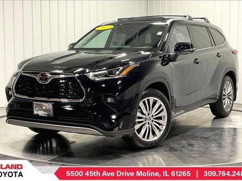 Used 2023 Toyota Highlander Platinum image 1
