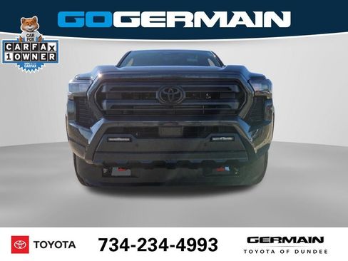 Used 2025 Toyota Tacoma SR5 AWD/4WD image 3