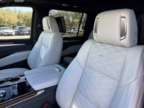 New 2026 Cadillac Escalade ESV Platinum Sport w/ LPO, ONYX Package image 22