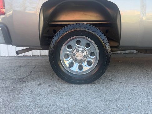 Used 2009 Chevrolet Silverado 1500 LS image 29