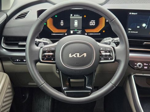Certified 2025 Kia Carnival LXS image 18