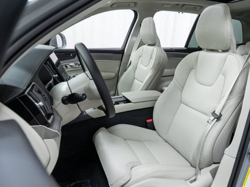New 2026 Volvo XC90 T8 Ultra w/ Protection Package Premier AWD/4WD image 13