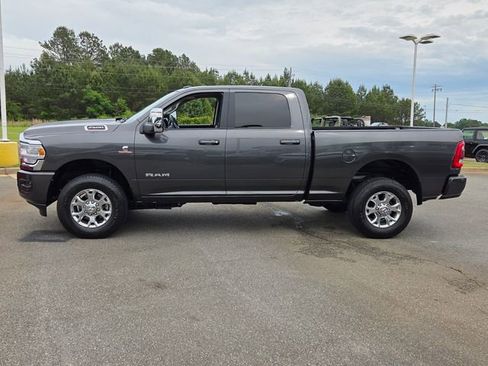 Used 2024 RAM 2500 Laramie AWD/4WD image 4