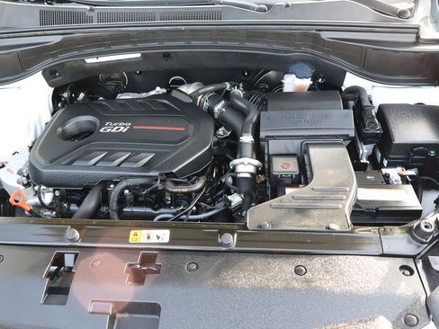 Used 2018 Hyundai Santa Fe Sport w/ 2.0T Ultimate Tech Package 05 image 21