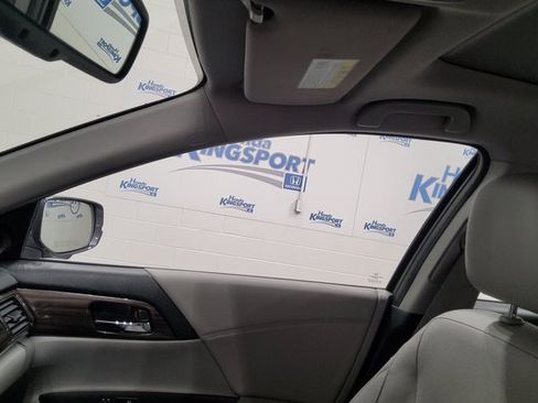 Certified 2017 Honda Accord EX-L image 31