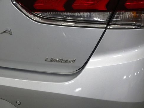 Used 2018 Hyundai Sonata Limited w/ Limited Ultimate Package 03 image 41