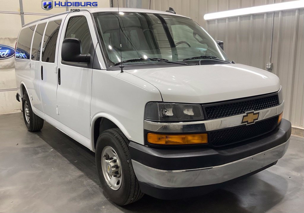 Used 2025 Chevrolet Express 2500 LT w/ LT Preferred Equipment Group RWD image 1