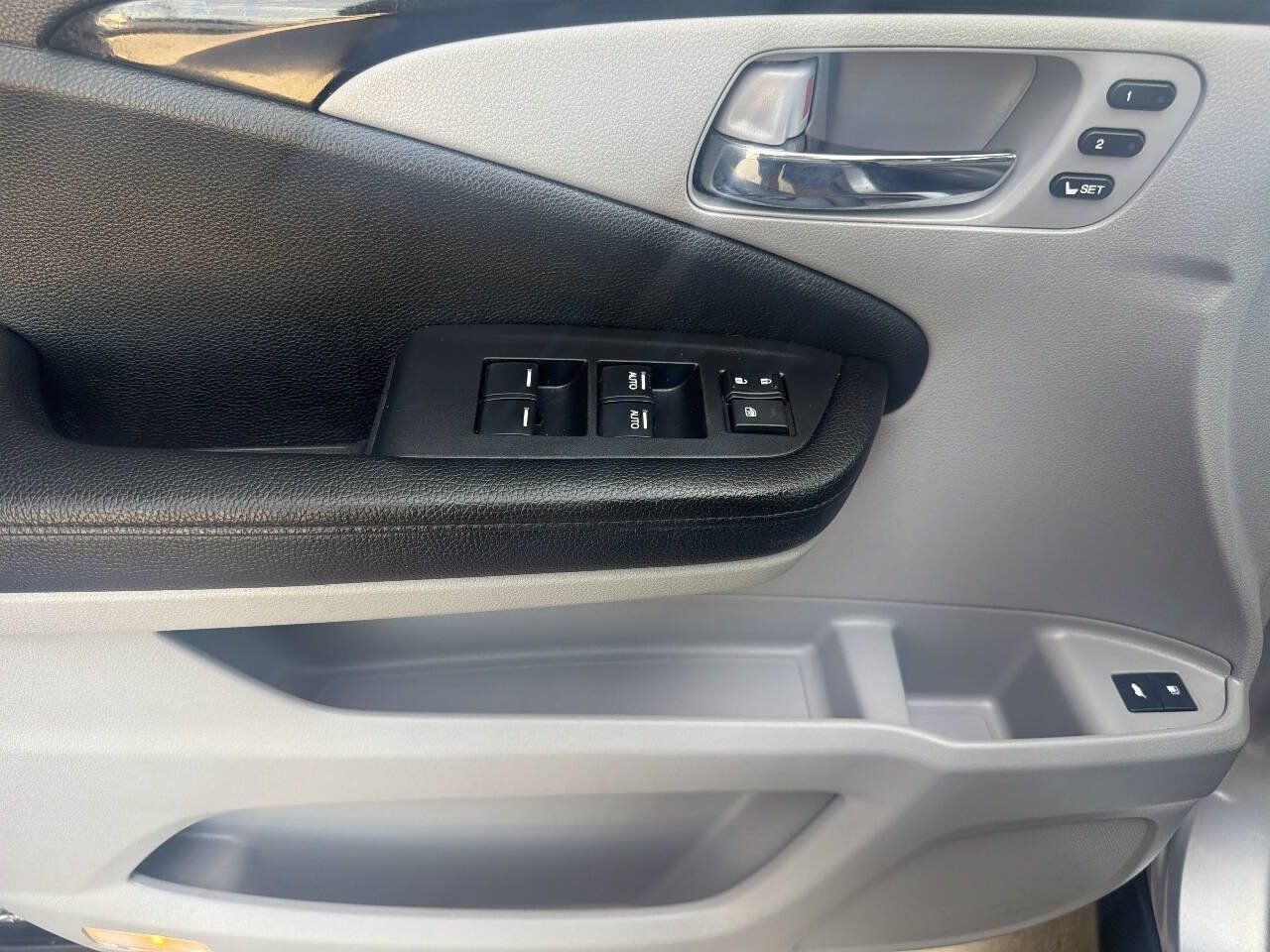 Used 2017 Honda Pilot Touring image 25