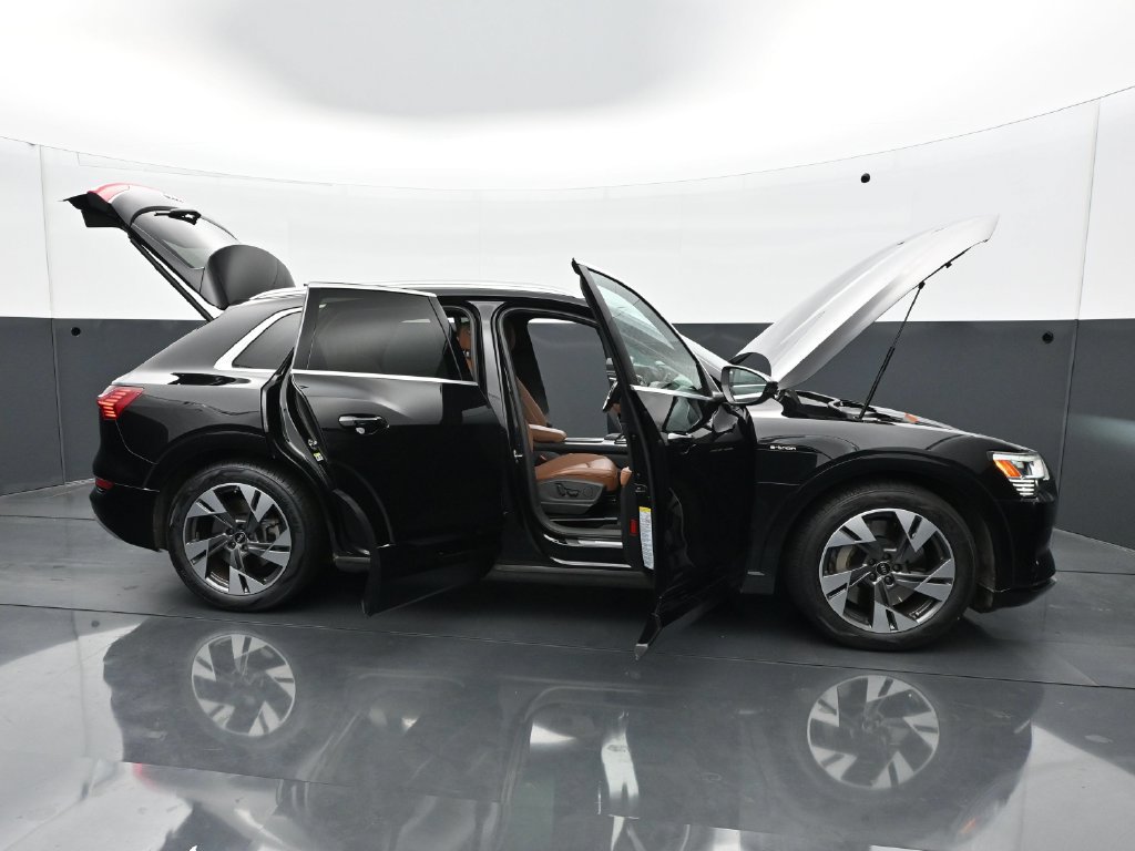 Used 2023 Audi e-tron Premium AWD/4WD image 35