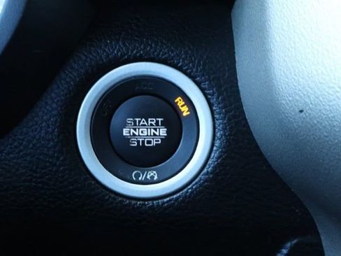 Used 2021 RAM 1500 Laramie image 16