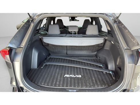 Used 2022 Toyota RAV4 SE AWD/4WD image 8
