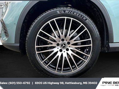 Used 2026 Mercedes-Benz GLC 300 4MATIC image 7