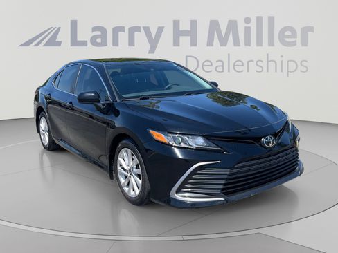 Used 2021 Toyota Camry LE w/ Carpet Mat Package (TMS) FWD image 7