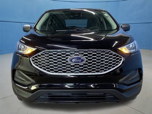 Used 2024 Ford Edge SE image 4