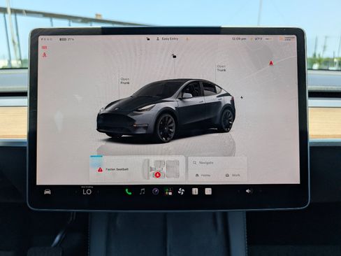 Used 2022 Tesla Model Y Long Range AWD/4WD image 24
