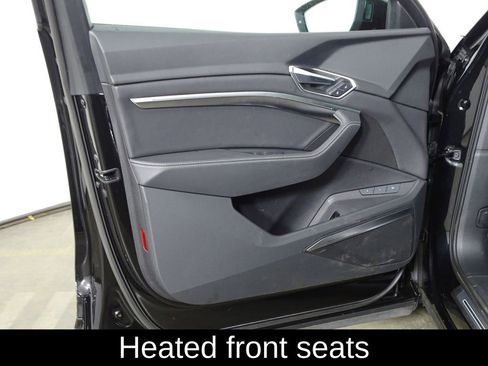 Used 2021 Audi e-tron Premium Plus image 17