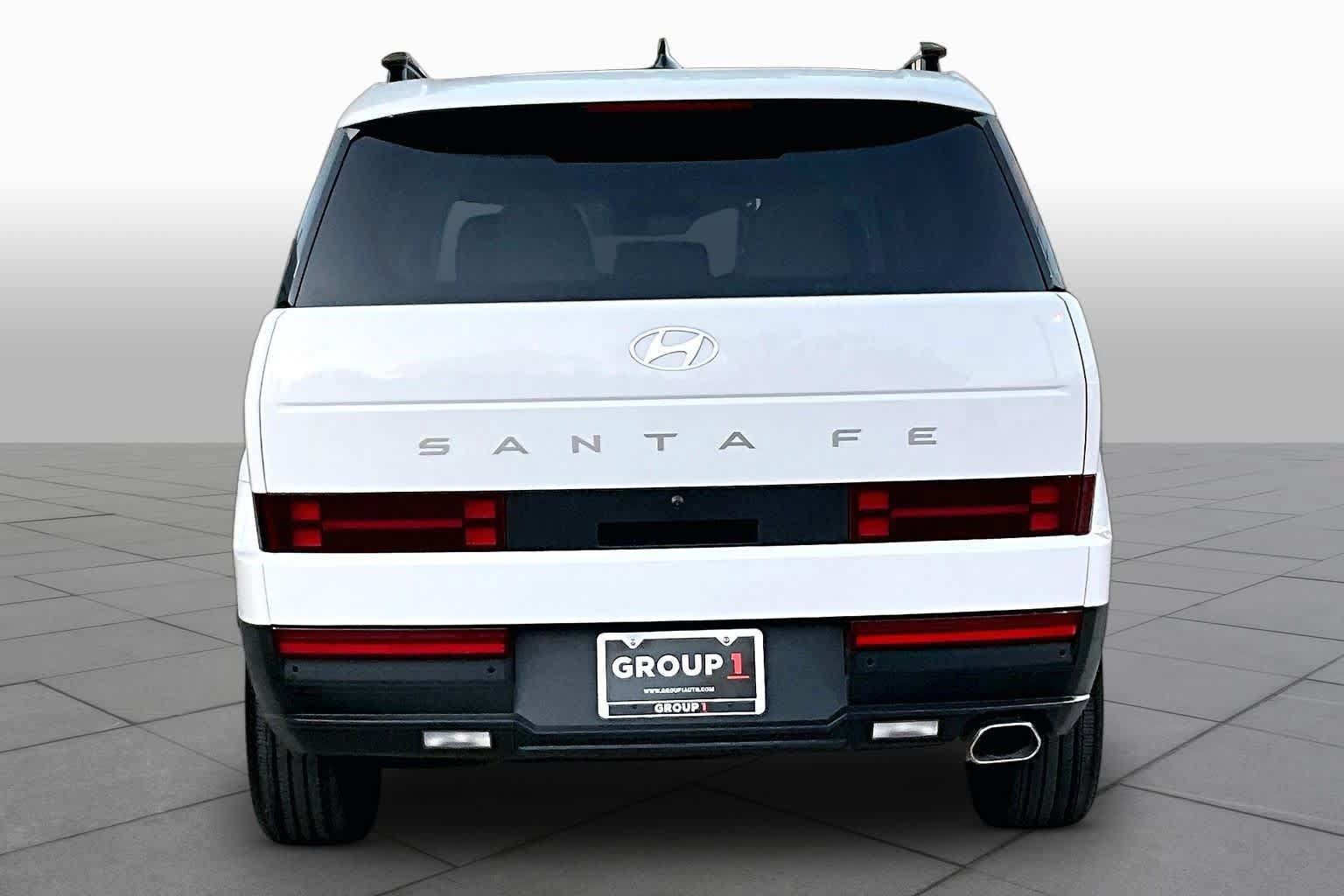 Used 2024 Hyundai Santa Fe SEL FWD image 5