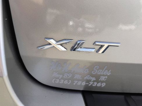Used 2022 Ford Explorer XLT w/ Equipment Group 202A AWD/4WD image 11