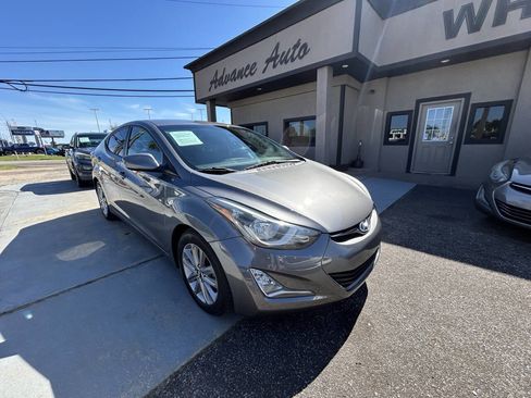 Used 2014 Hyundai Elantra SE w/ Option Group 02 image 2