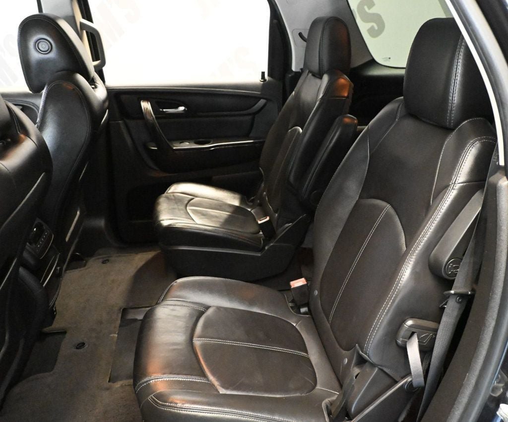 Used 2016 GMC Acadia SLT w/ Open Road Package FWD image 18