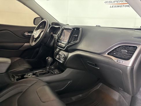 Used 2022 Jeep Cherokee Limited w/ Mopar Interior Package AWD/4WD image 29