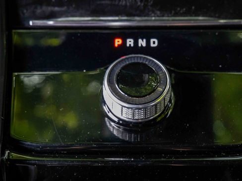 Used 2023 Jeep Grand Cherokee L Laredo image 12