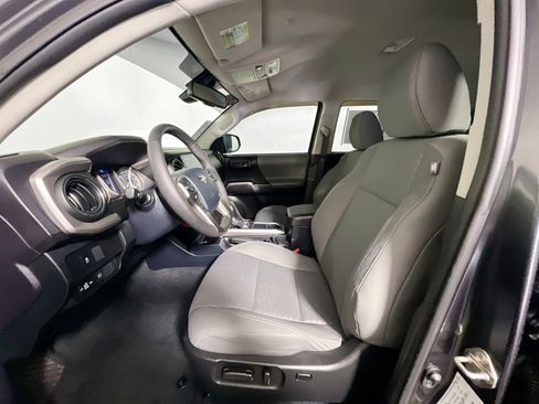Used 2020 Toyota Tacoma SR5 image 14