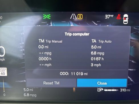 Certified 2025 Volvo XC60 B5 Plus image 21