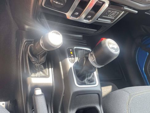 Used 2025 Jeep Wrangler Sport AWD/4WD image 25