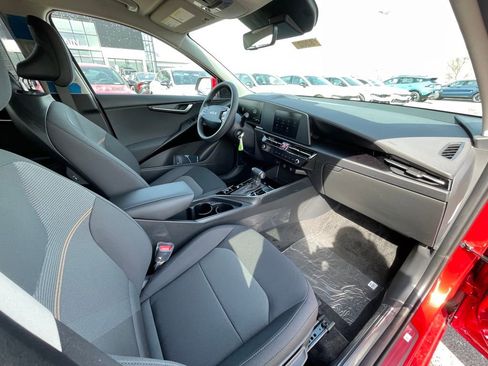 New 2026 Kia Niro LX image 27