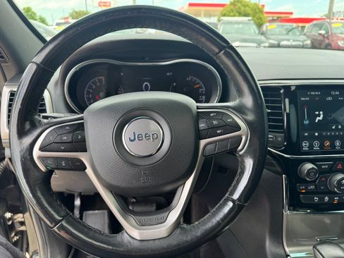 Used 2019 Jeep Grand Cherokee Altitude AWD/4WD image 25