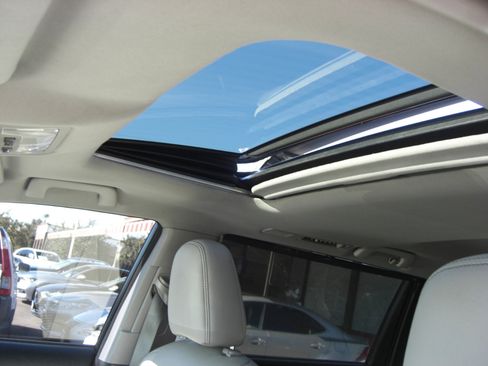 Used 2014 Toyota Highlander Limited image 7