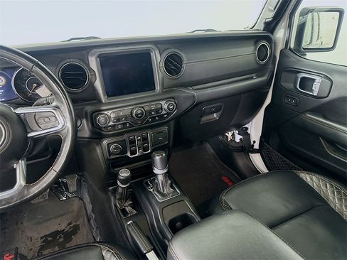 Used 2023 Jeep Gladiator Overland image 19
