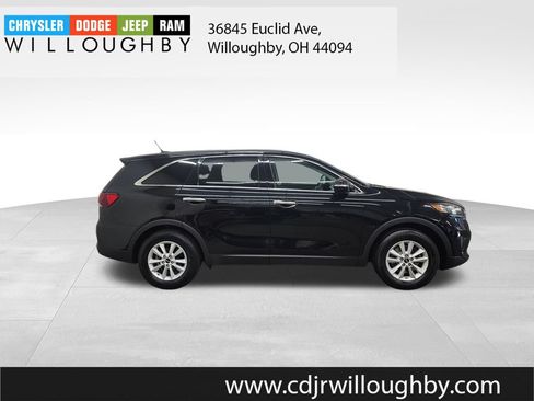 Used 2020 Kia Sorento LX FWD image 4
